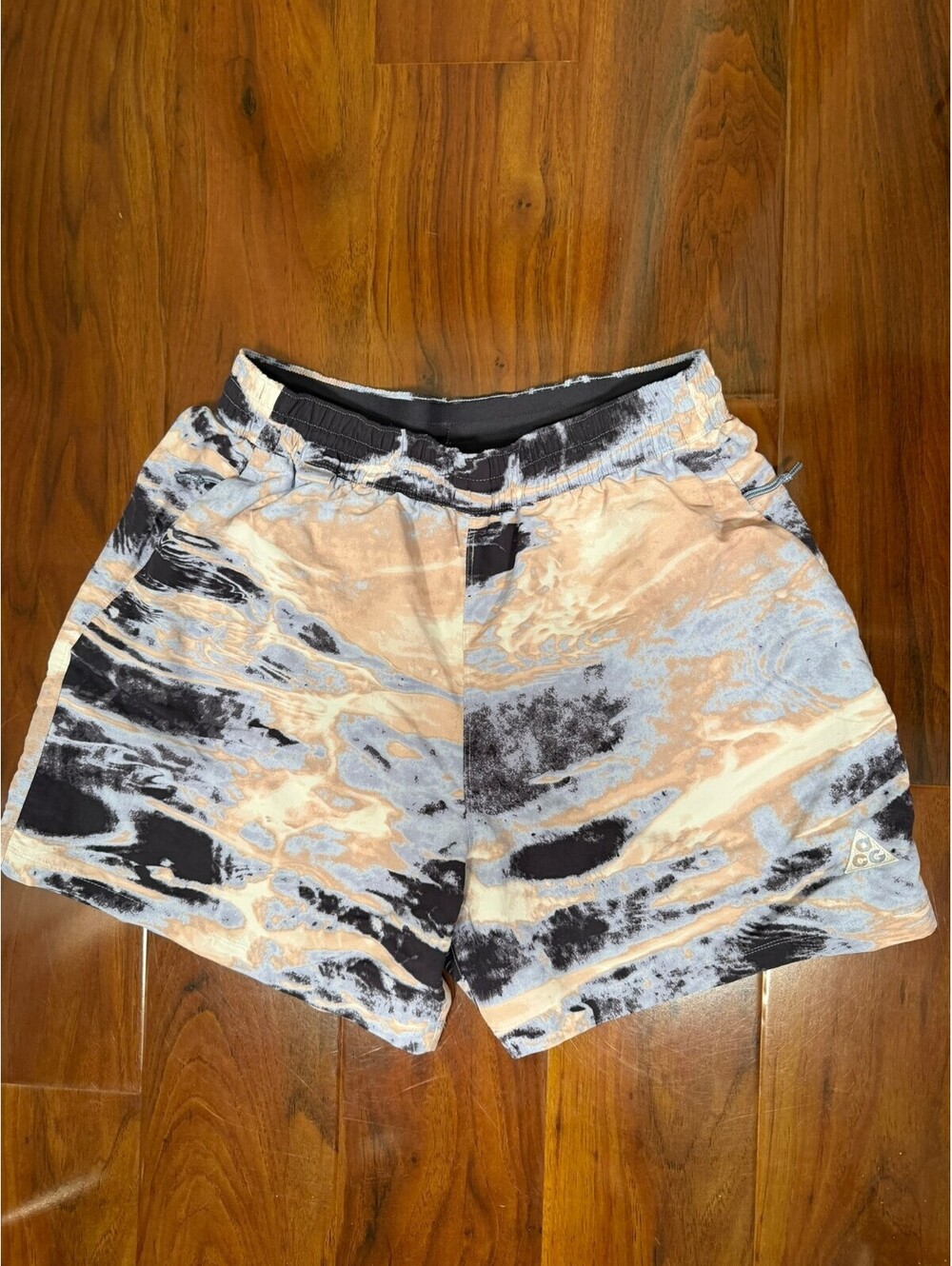 Nike ACG Women's Mulitcolor Black Tan Printed Shorts Size M DZ7585-015